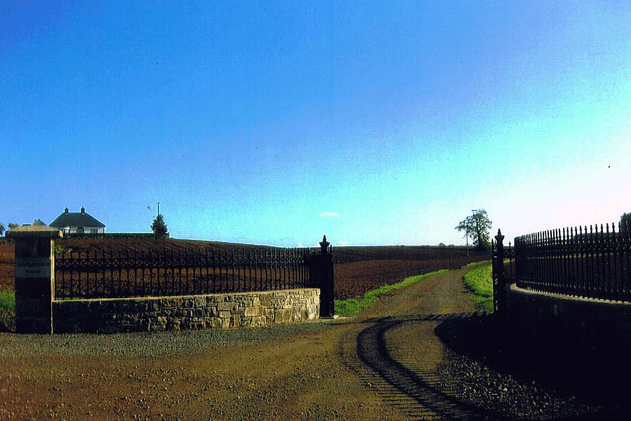 Entrance in Limestone