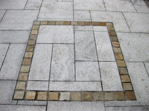 silver granite paving with cobbles